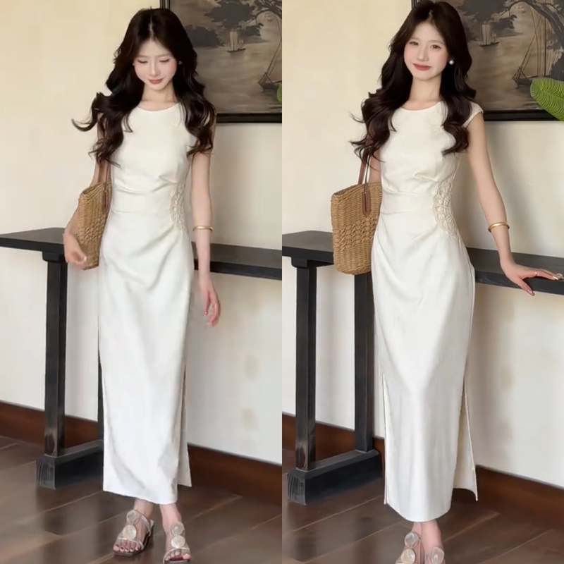 French-Style Elegant and High-End Feel, Waist-Cinching Slimming Sleeveless Dress for Women, New Summer Style, Stylish Round Neck Slit Mid-Length Dress