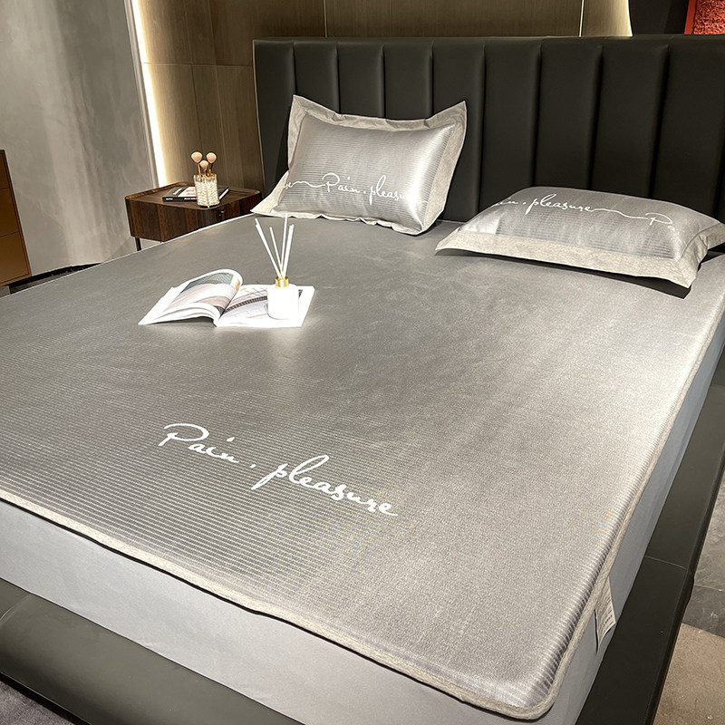 Summer high-end thickened ice silk mat cool mat three sets of bed hat-style folding air conditioning cool mat submachine washable washable