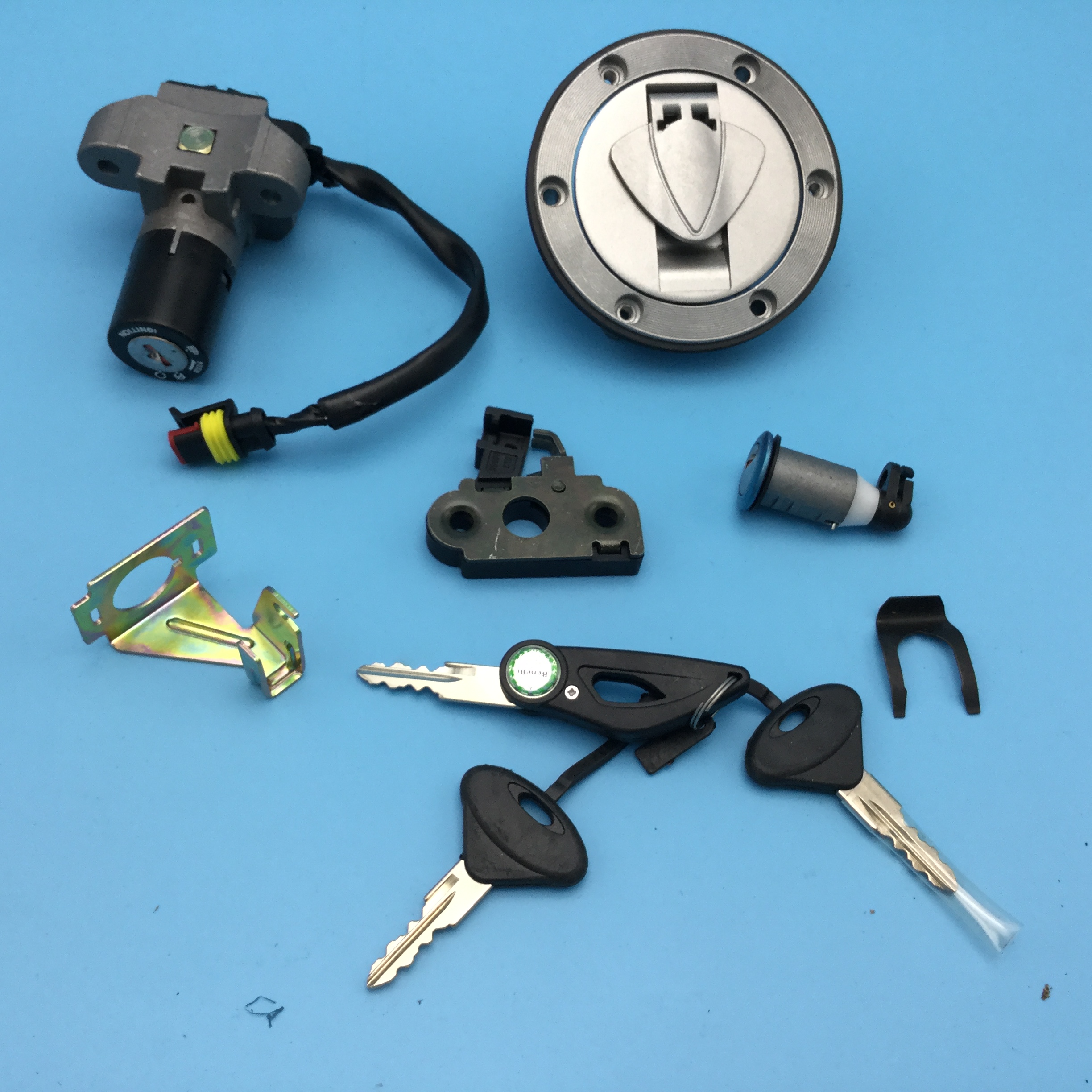 Applicable Locomotive Blue Treasure Dragon Small Yellow Dragon BJ300GS Old Models Lock Electric Door Lock Oil Case Cover New Full Car Lock 