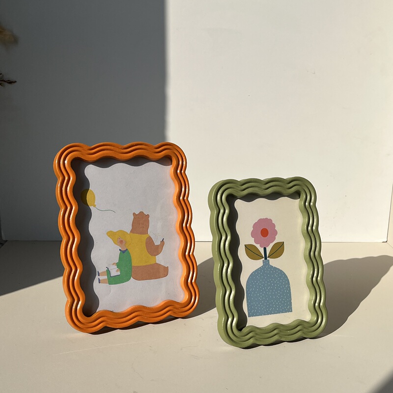 Resin Photo Frame with Wavy Border, Cute and Simple Photo Holder, Tabletop Decoration Picture Frame, Photo Frame Production 67inch