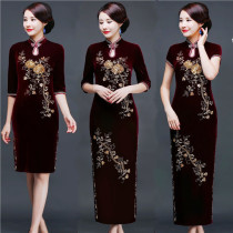 High-end spring and summer mother wedding Cheongsam warm velvet thickened gold velvet beaded gold beads wedding dress long female