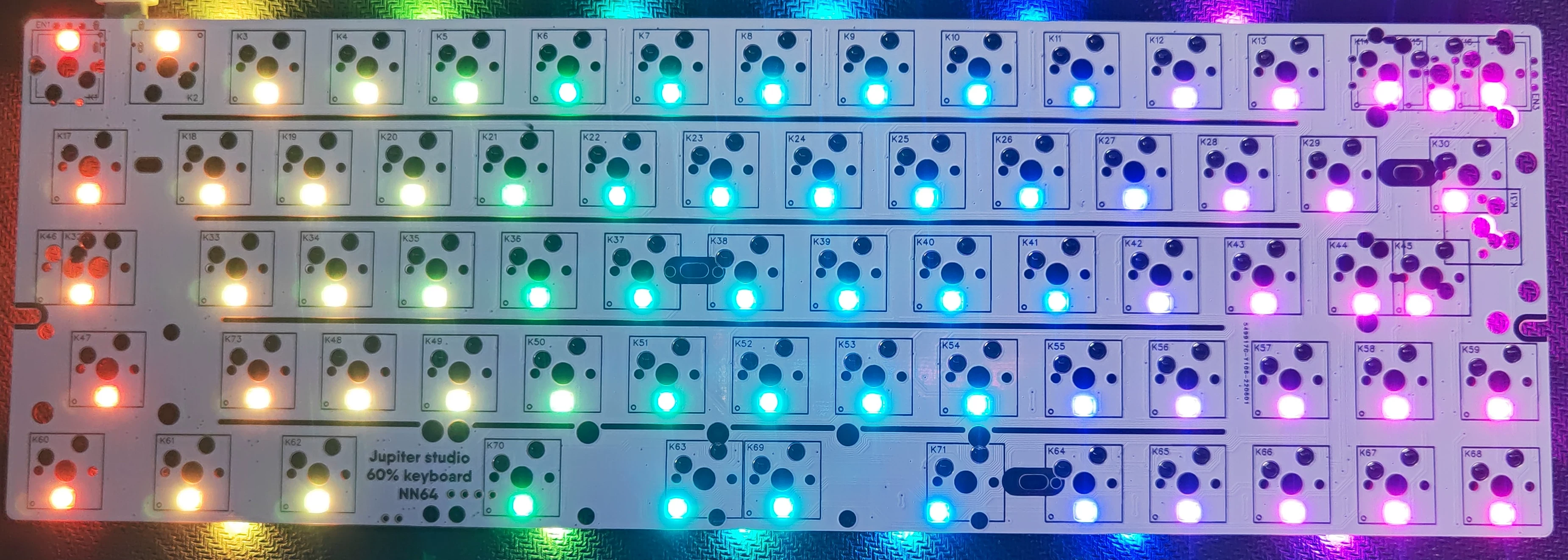 NN64 левая кнопка 64PCB GH60 под лампой слот и разделенное пространство 7 раз ритмичный роговой knob шаг CAP