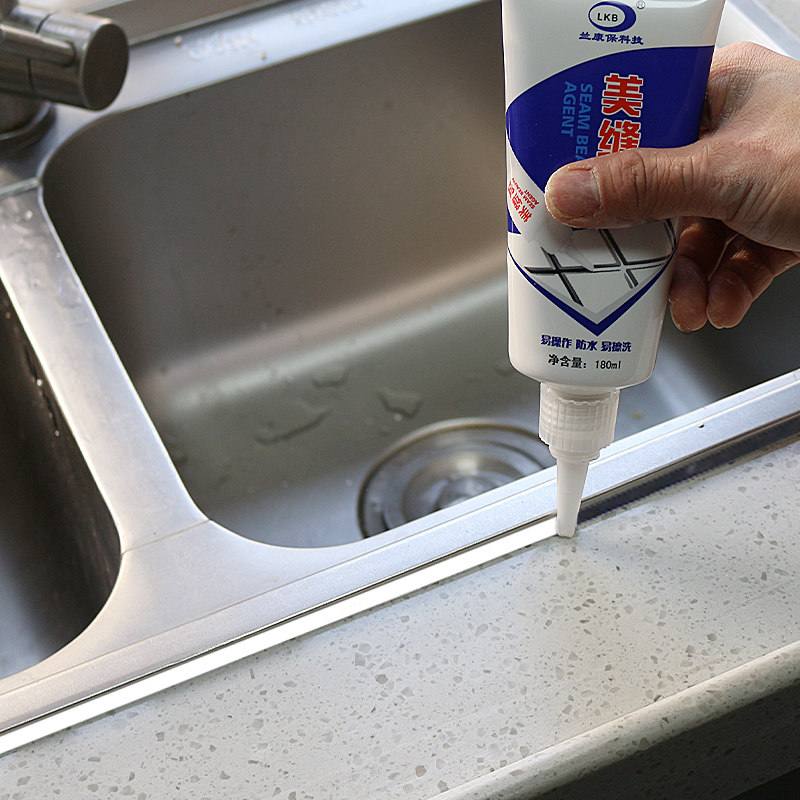 The sealing of the sides of the seal is not developed and it is not developed