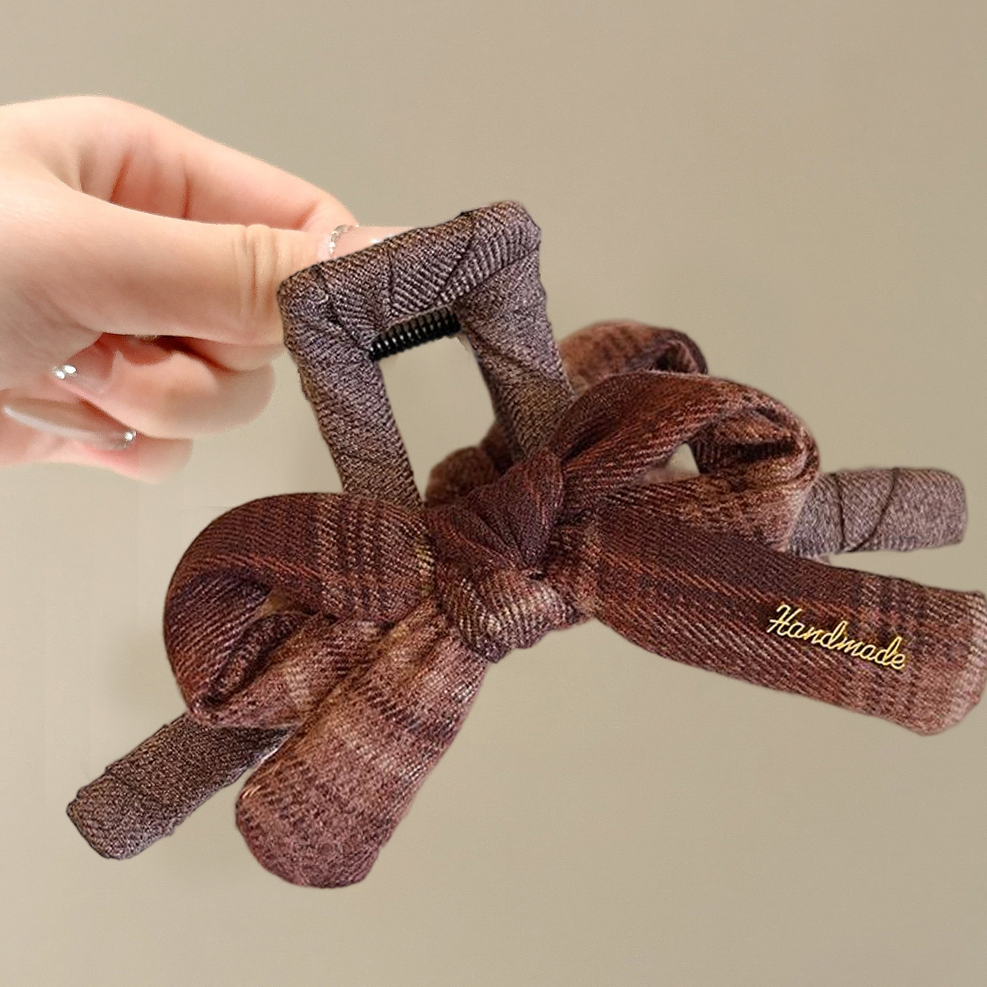 Maillard Plaid Bow Hair Clip for Women, Autumn and Winter, High-End Large Shark Clip, 2025 New Style, Back of the Head Hair Accessory