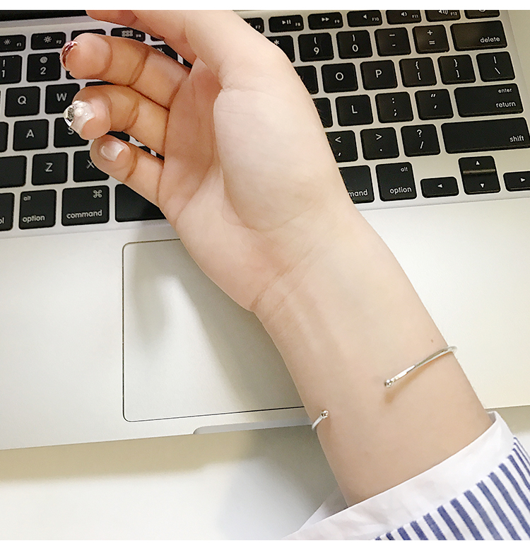 Phiên bản Hàn Quốc của những mẫu hoang dã đơn giản phù hợp với gió đơn giản mạng lưới màu đỏ xu hướng vòng tay nữ vòng tay nữ hình trang sức sáng tạo vòng tay đá thạch anh