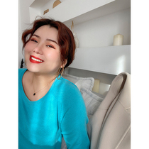 The boss opened the door to Daji with the same large size sweater female fat mm inside the crew neck base shirt top 200 pounds