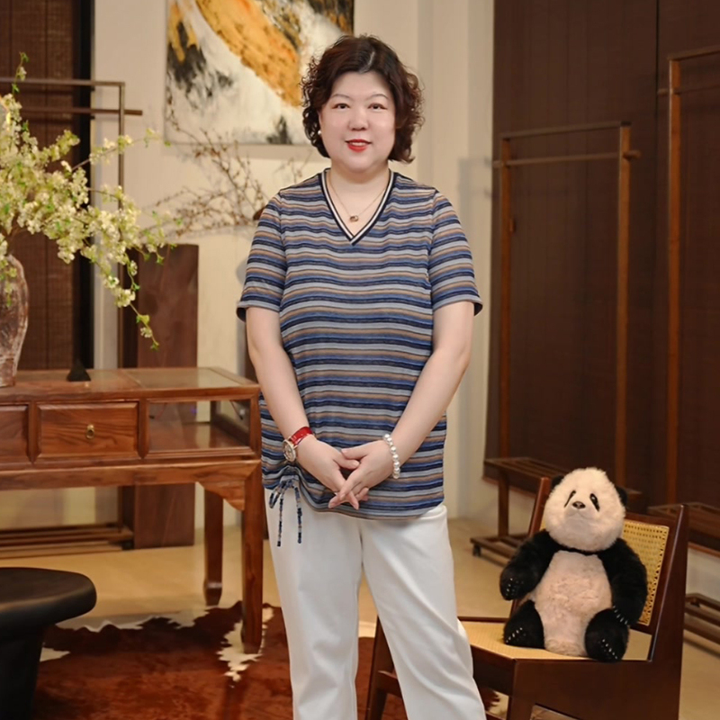 Golden Sparrow [Blue Island Love] Fashionable Striped V-Neck Slimming Jacquard Knit Oversized T-Shirt Szbl338