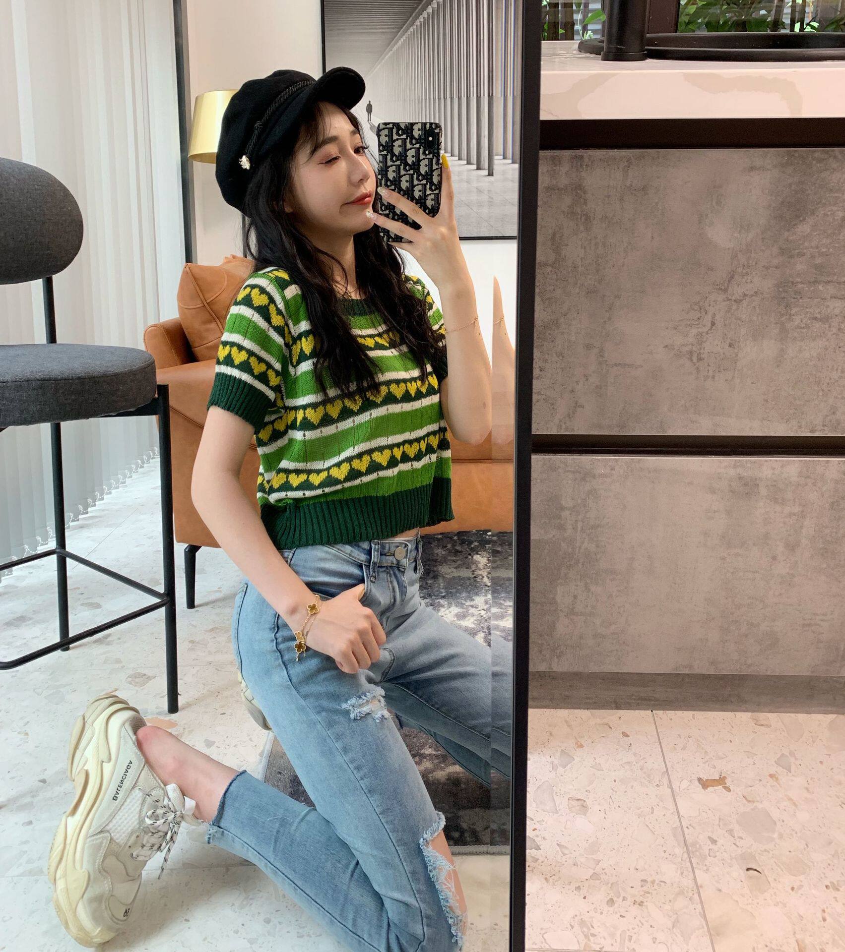 chic trendy slimming ripped jeans for women 2021 Spring and Autumn, Hyuna style 9-inch pants from Dongdaemun, South Korea pic 11