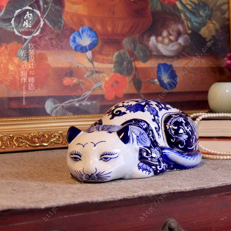 Jingdezhen blue and white porcelain, lovely languid is lazy cat cat cat ceramics handicraft furnishing articles home decoration interior decoration