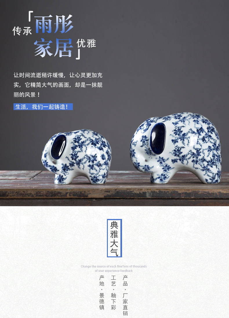 Jingdezhen ceramic elephant furnishing articles bridal chamber decorates a pair of blue and white porcelain like arts and crafts