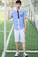 Одинокая мужская синяя полоса короткая рубашка