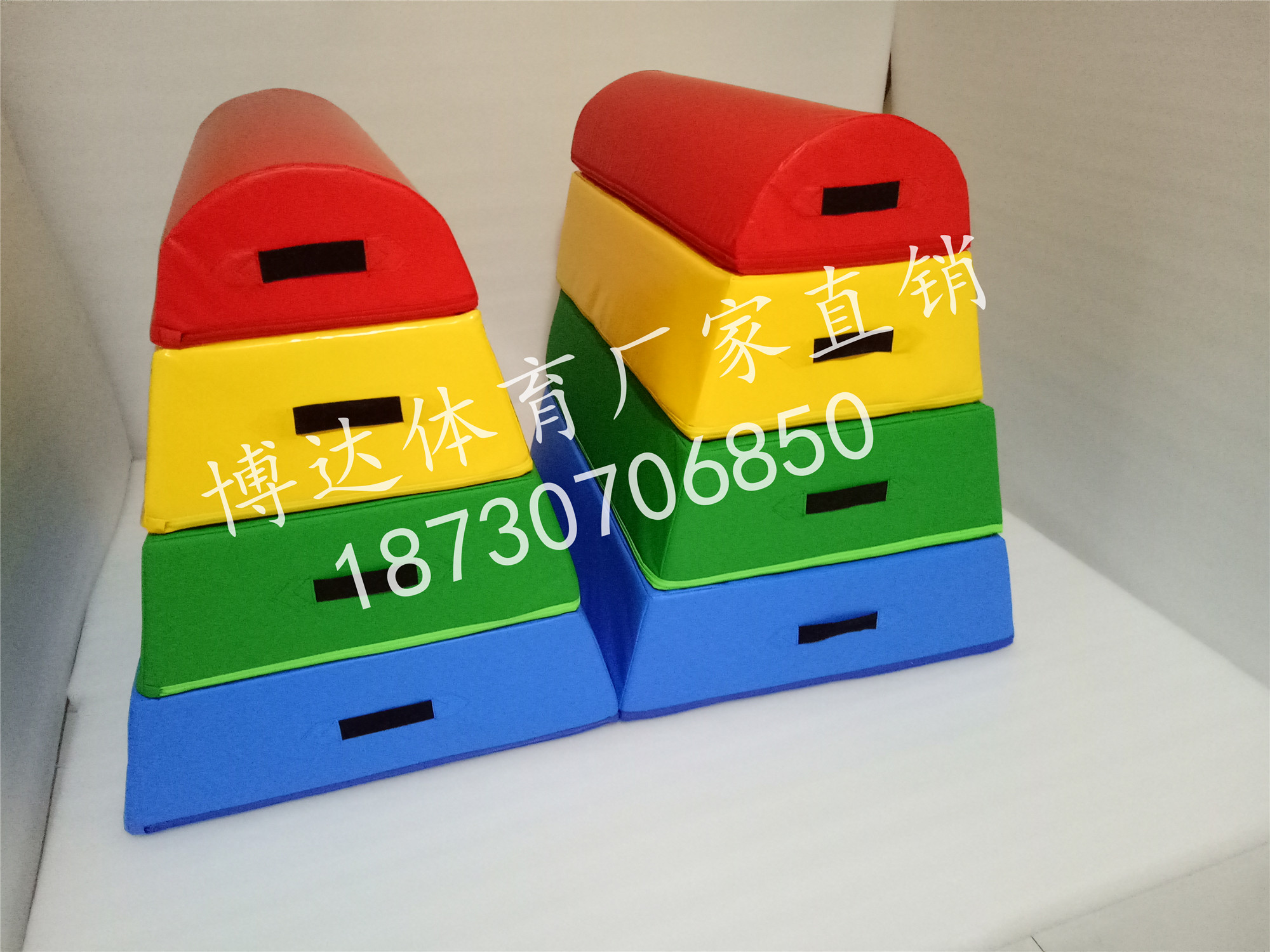 Pommel ngựa nhảy hộp Phòng thể thao trẻ em vui vẻ thể dục dụng cụ bốn phần pommel ngựa vault thiết bị thể chất dê nhảy - Thiết bị thể thao điền kinh xà đơn ngoài trời