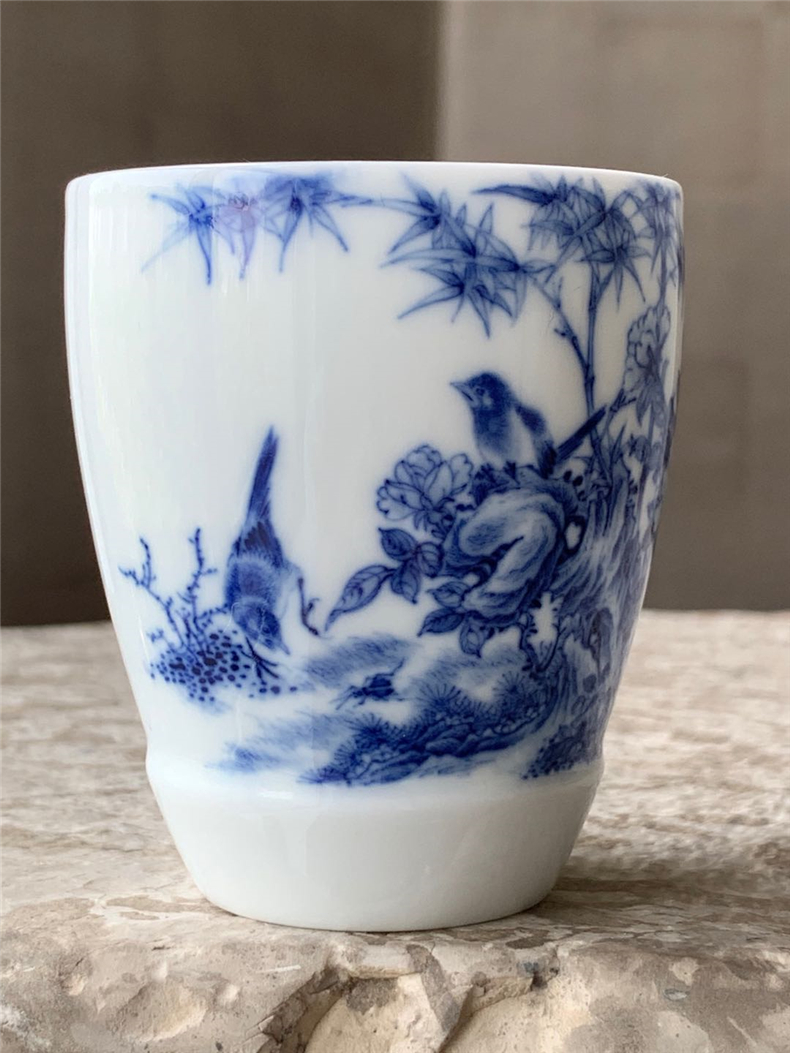 Those jingdezhen nine calcinations hand - made of blue and white porcelain painting of flowers and edify kudan hand cup tea cups