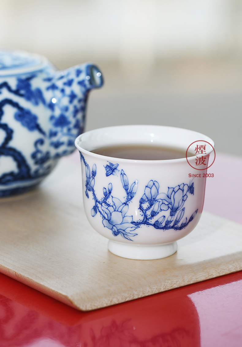 Jingdezhen blue and white flower on bamboo nine calcinations hand - made porcelain hand cup cup sample tea cup