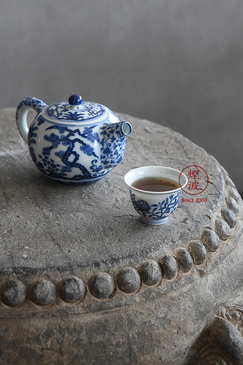 Jingdezhen spring auspicious jade Zou Jun up system with imitation in blue and white cow flowers and birds painting of the bell cup