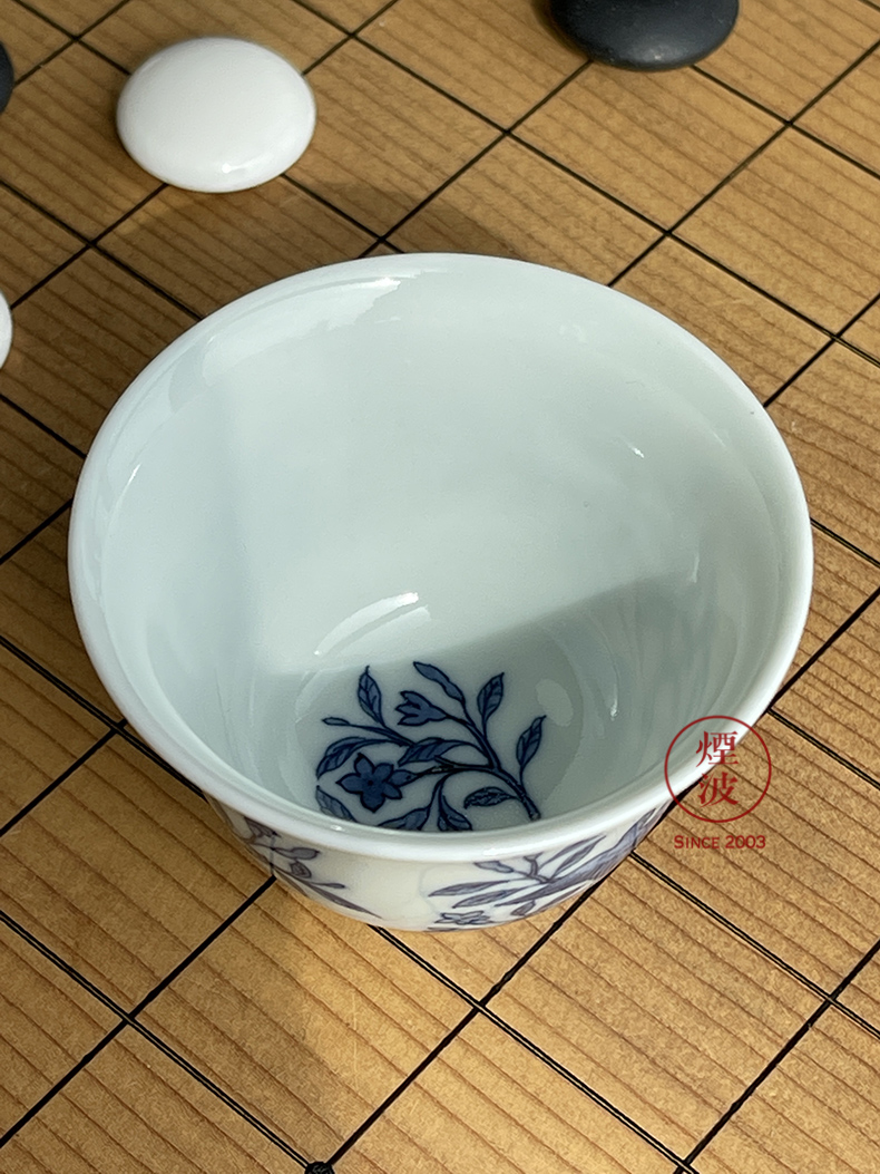 Jingdezhen spring auspicious jade Zou Jun up system with imitation in blue and white cow flowers and birds painting of the bell cup