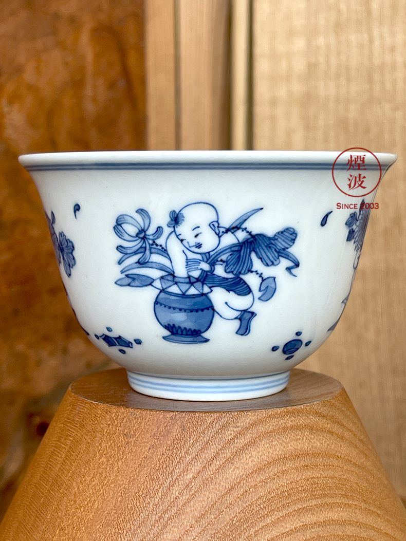 Jingdezhen blue and white meilan lesser RuanDingRong made lesser money lotus by four seasons boy baby play sample tea cup tea cups