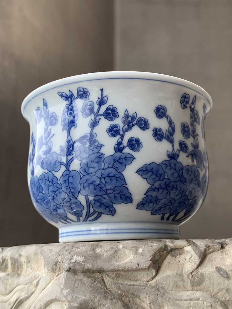 Jingdezhen spring auspicious jade Zou Jun up the system model of blue and white porcelain earth fo flowers jiang hua furnace type cup drawing