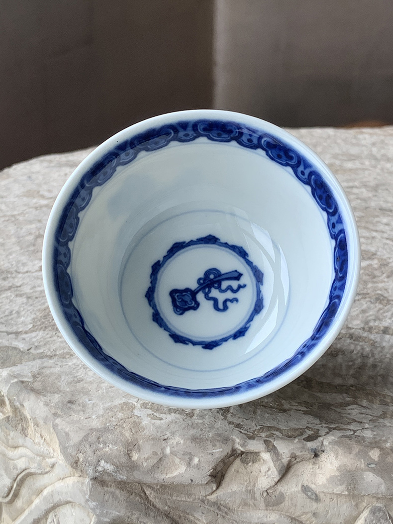 Jingdezhen made lesser double lion for lesser RuanDingRong cup sample tea cup masters cup drawing