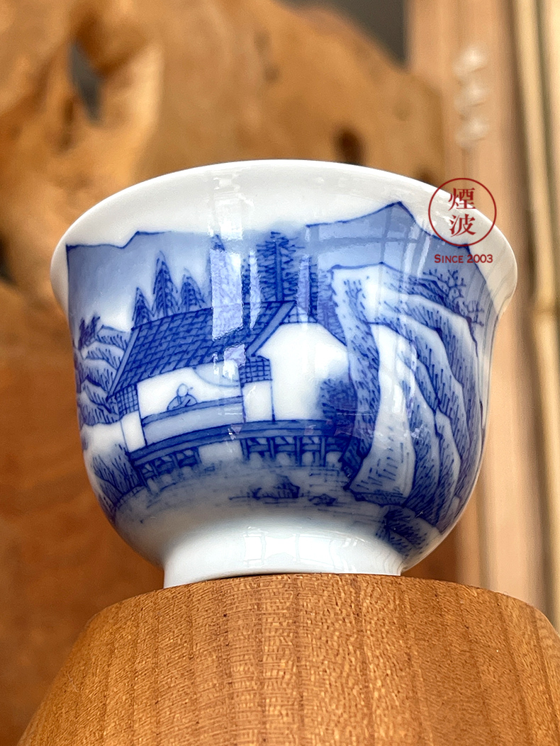 Jingdezhen spring auspicious jade Zou Jun up and the blue and white water rafting hut the bell cup eight new system