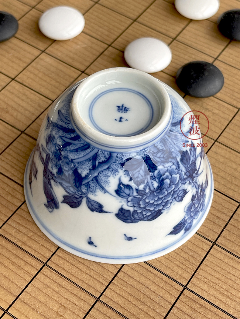 Jingdezhen lesser RuanDingRong made lesser hand - made of blue and white porcelain with a silver spoon in its ehrs expressions using the to white - crested sample tea cup