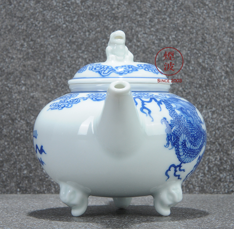 Those jingdezhen lesser RuanDingRong made lesser snow dragon grain beast new three - legged pot CiHu