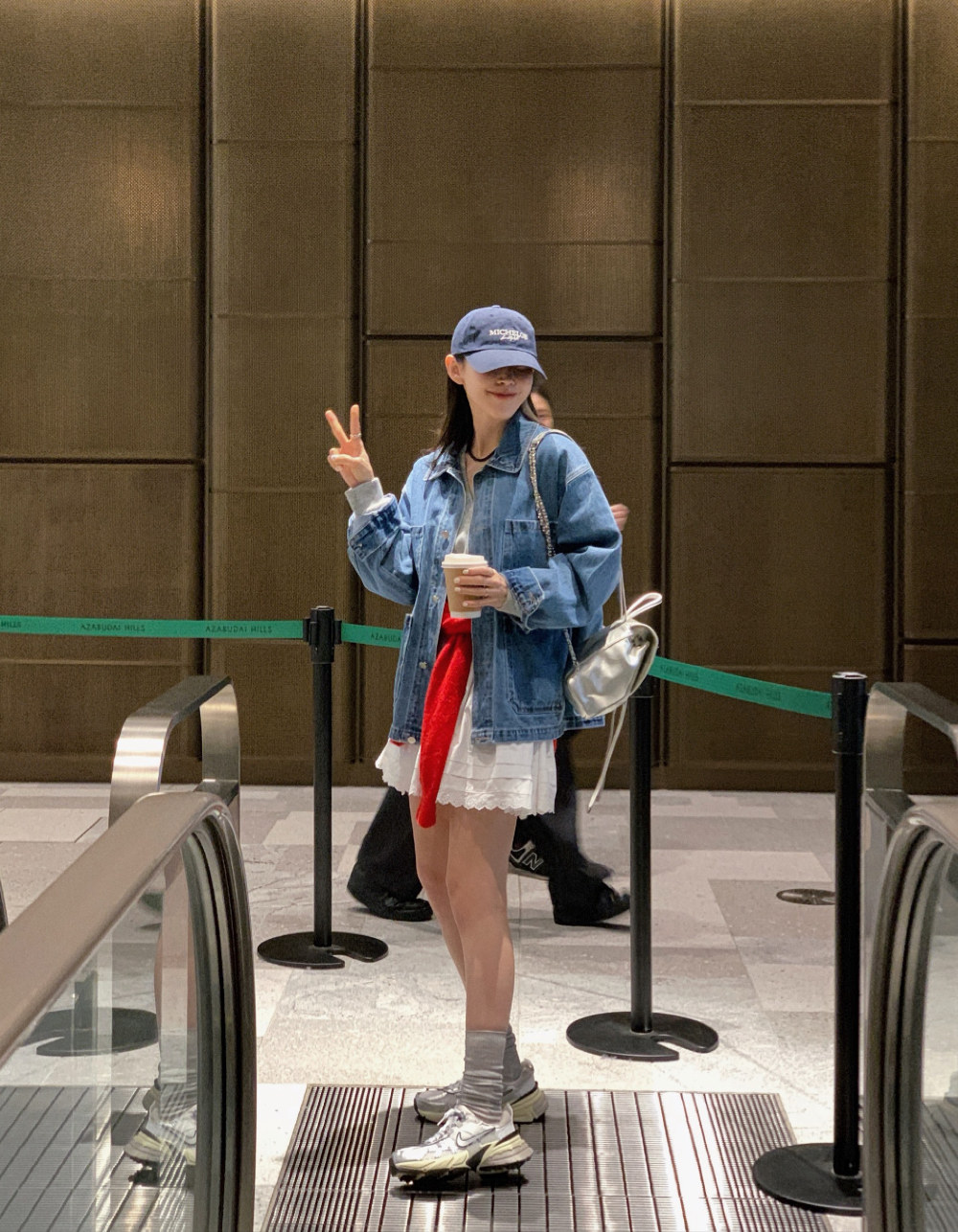 한국 chic 봄 가을 새로운 작은 대중 레트로 기타 주머니 디자인 루즈핏 다용도 캐주얼 긴팔 데님 여성 코트 상세 이미지 2