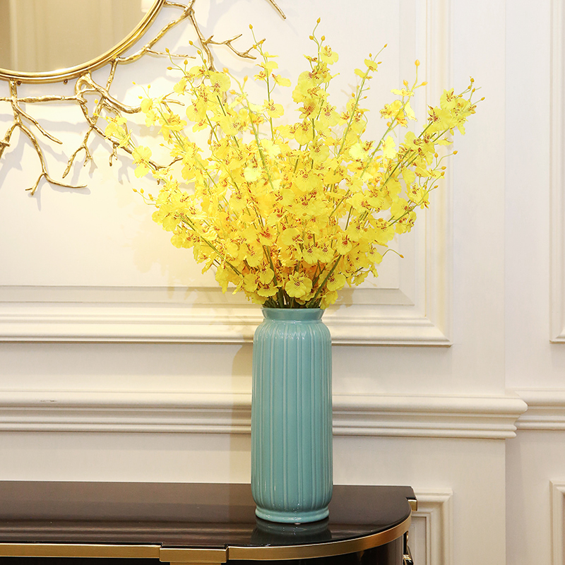 Creative modern European ceramic vases, small pure and fresh and the living room table simulation flower arranging flowers home furnishing articles