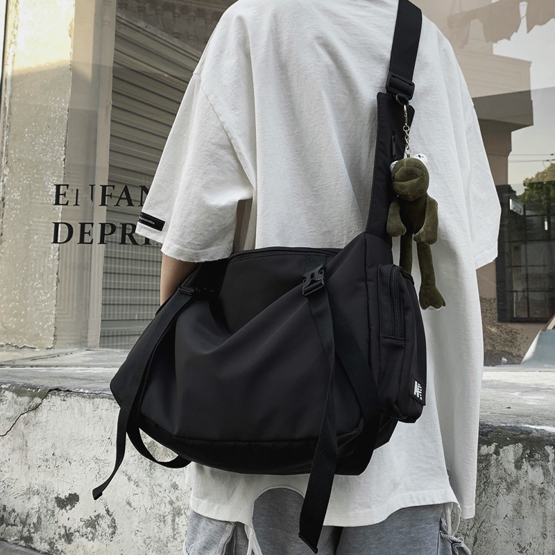 Tooling Bag Slanted Satchel Satchel Male Casual Day Series Functions Wind Street Trend Ins Dark Black Woman Single Shoulder Bag