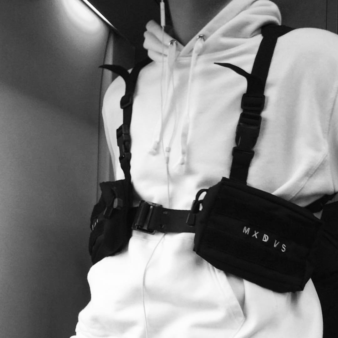 Hip hop Tactical bag waistcoat waistcoat waistcoat Rap Trampoline Machine Chest Bag High Street Tooling Purse Double Shoulder