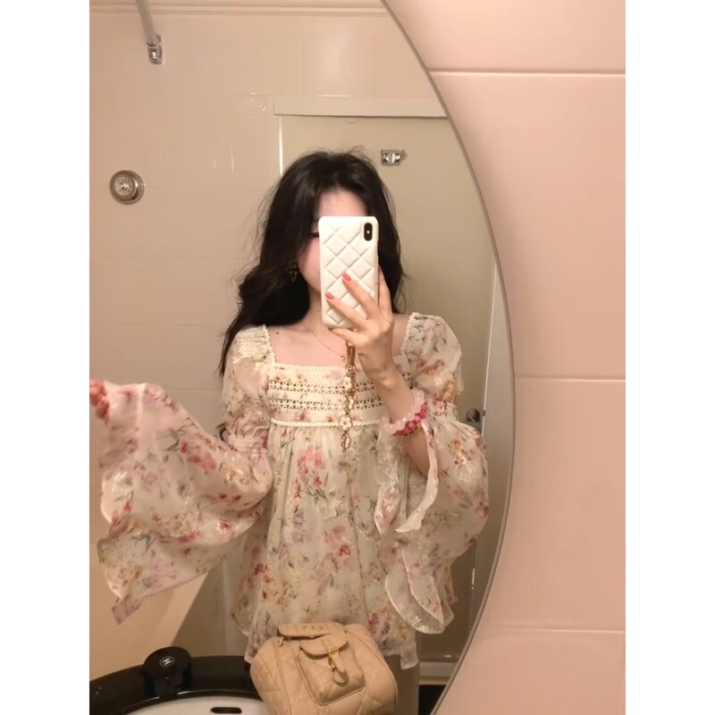 French-Style Floral Square-Neck Hollow Lace Long-Sleeve Shirt for Women, Summer Elegant and Stunning Loose Bell-Sleeve Top