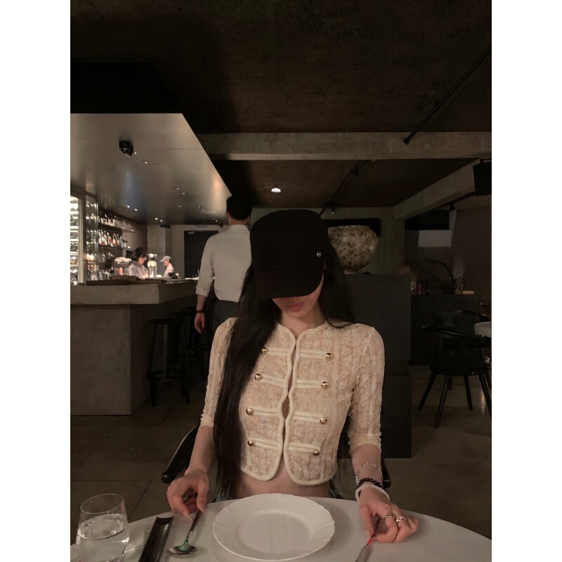 French Court-Style Lace Mid-Sleeve T-Shirt for Women, Early Autumn Design, Short Elegant Napoleon Cardigan, Trendy Top