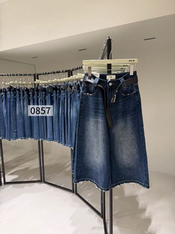 Aoaomv Item Number 0857, the Same Style as the Physical Store, Non-Stretch Denim Cropped Pants