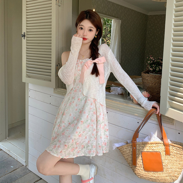 French sweet first love temperament high-waisted floral suspender dress two-piece set for women's summer fresh suit for small people