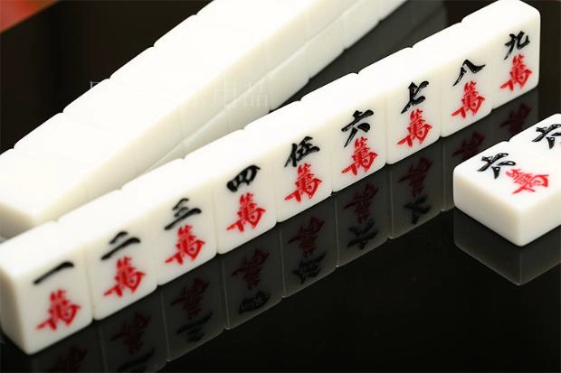 Mahjong Trung bình Lớn hộ gia đình Mahjong Vận chuyển 38mm40mm 42mm Mahjong Thương hiệu Ký túc xá Ngọc bích chính hãng - Các lớp học Mạt chược / Cờ vua / giáo dục bộ cờ vua hình người