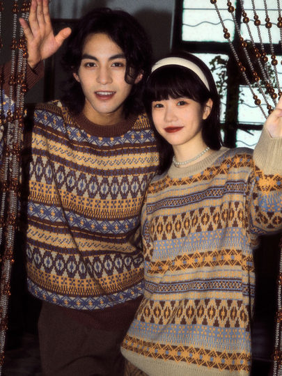 Bolas de arroz fermentadas ALOHA Retro estilo de Hong Kong nicho perezoso Fair Isle suéter otoño e invierno pareja usa suéter a rayas