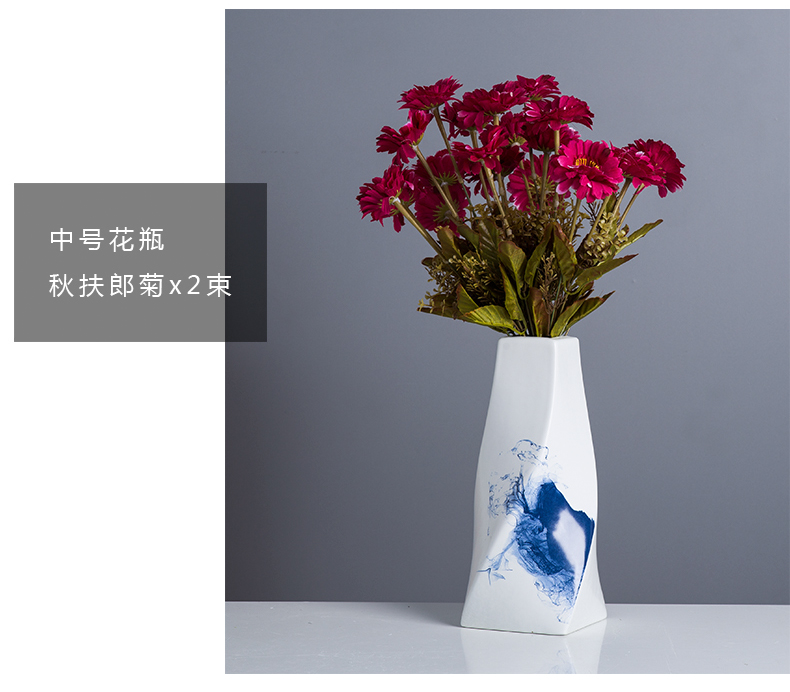 Jingdezhen small expressions using vases, flower arranging flower implement dried flower flower vases furnishing articles floret bottle wine cabinet office computer desk