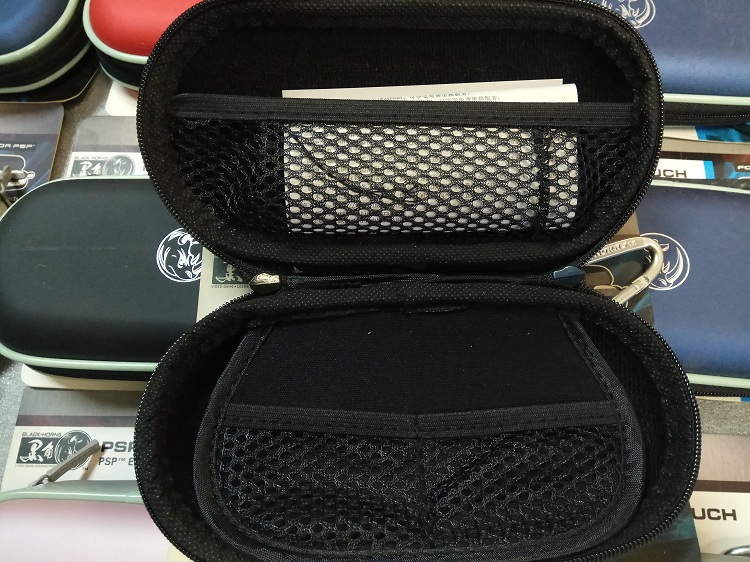 Túi cứng PSP mới màu đen thương hiệu (loại 1k, 2k, 3k được áp dụng) có thể đặt rất nhiều thứ nhỏ - PSP kết hợp máy psp giá rẻ