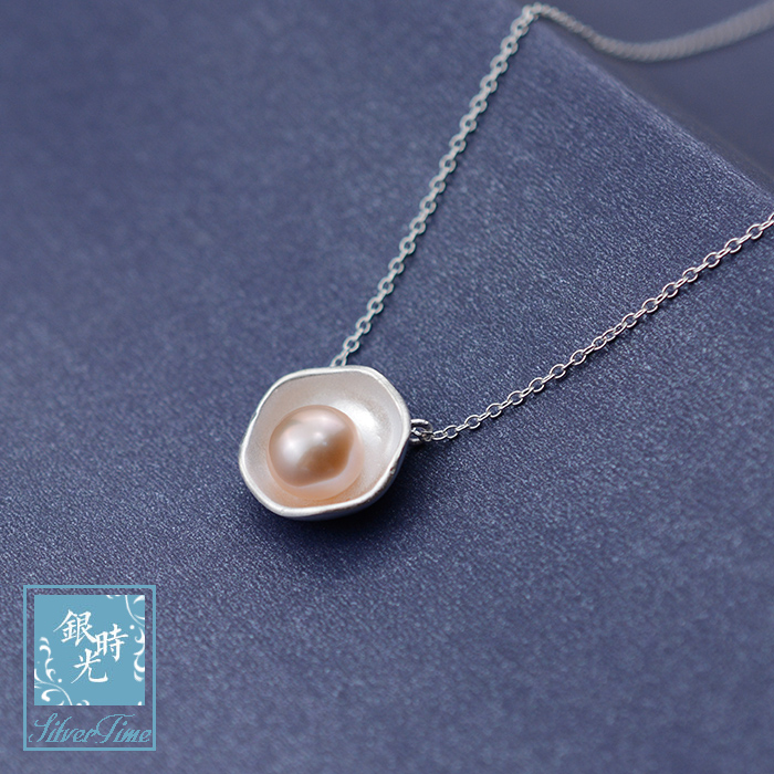 Designer custom made of S925 silver pure handmade flower leaf nursery pearl necklace with lotus leaf dew pendant trellis