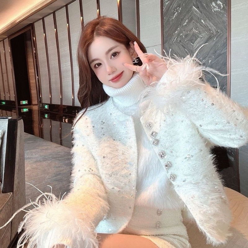 2026 Elegant Chanel-Style Real Ostrich Feather Pearl Sequin Warm Versatile Winter French-Style Chanel-Style down Jacket