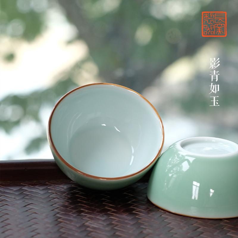 Offered home - cooked pea green glaze in short the bell cup lie fa cup water chestnut cup bowl of jingdezhen ceramic tea set sample tea cup