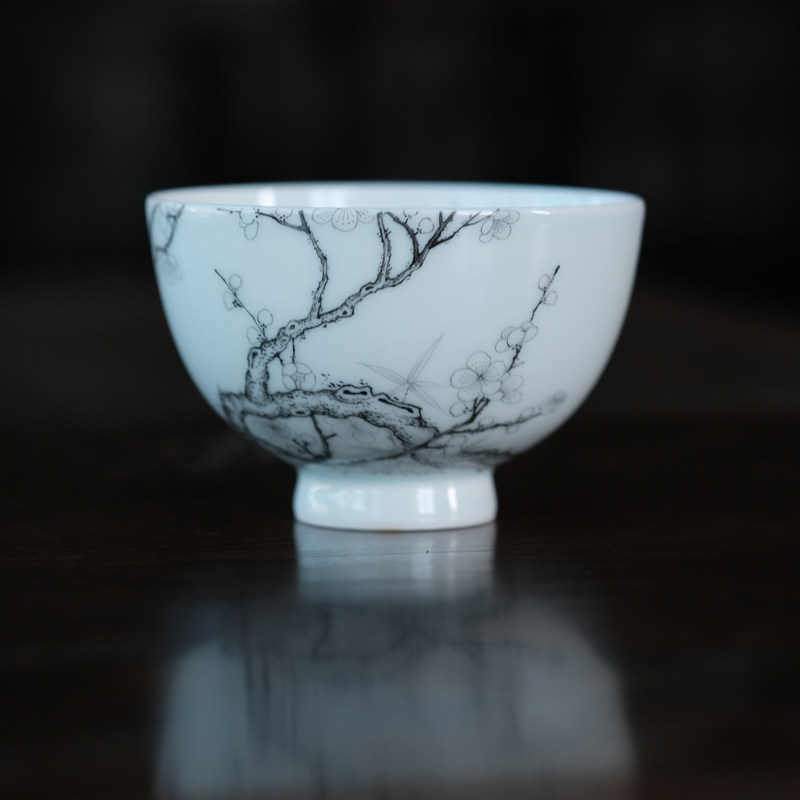 Offered home - cooked manual hand - made color ink in the name plum and the bamboo double pressure hand cup the qing jingdezhen ceramic tea cup master sample tea cup