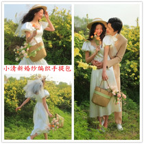 New art and art brigade filming ins wind small freshening hand flowers basket Exterior View Wedding photography Write a real theme photo props
