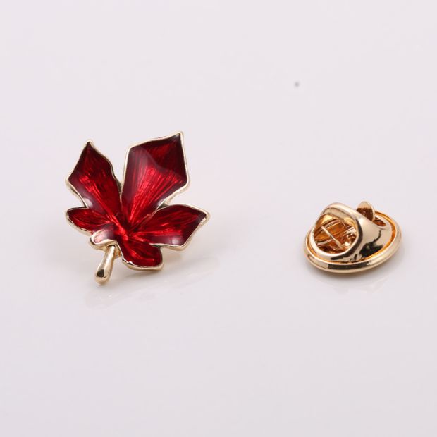 Golden Phoenix Love Jewelry Châu Âu, Nhật Bản và Hàn Quốc Thương hiệu thời trang New Drop Glaze 珐 琅 Red Maple Leaf Cổ áo Pin Trâm - Trâm cài ghim cài áo vest nam