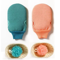 Small combination of rubbing towel and bath flower