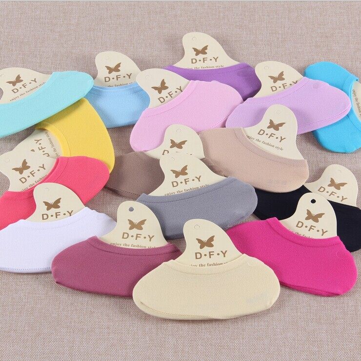 Spring and summer girls ultra-thin shallow mouth invisible boat socks non-slip silicone short stockings socks velvet magic women's socks