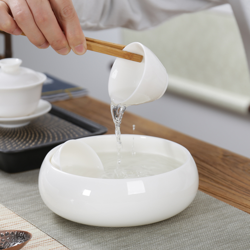 White porcelain kung fu tea set jade suit dehua porcelain teapot teacup of a complete set of ceramic filter tureen tea to wash to the home office
