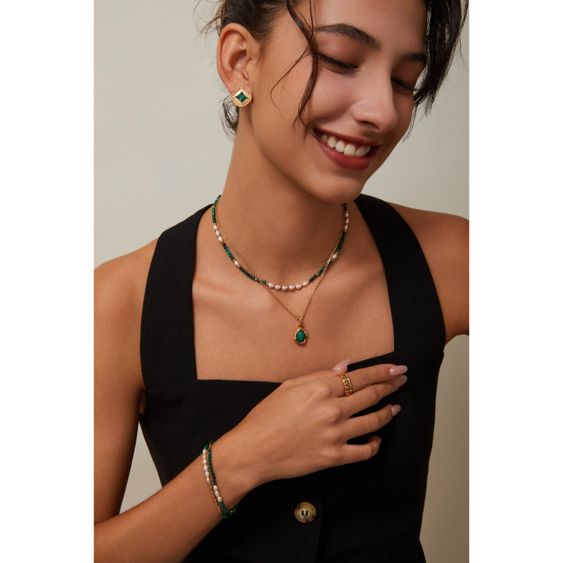 Vintage Green Gemstone Beaded Necklace for Women with Natural Stone Pendant, Designer Clavicle Chain, Light Luxury Bracelet Set