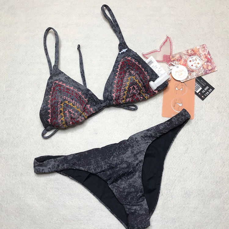 Export to Europe and the United States women's bikini small chest embroidery texture bright linear sense triangle cup strap split swimwear tide