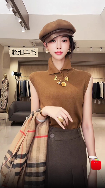 Silk-Gloss Wool Design High-Neck Sleeveless Knit Top New Style Lapel Layered Vest 10.20